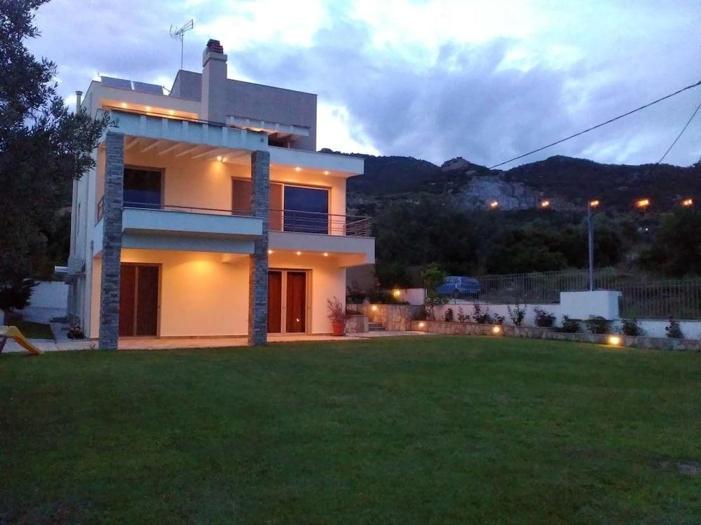 Our House Luxury Suites PalaiónTsiflíkion Exterior foto